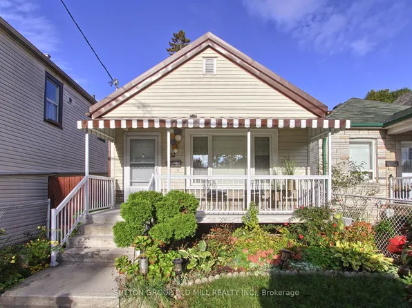 32 Florence Cres, Toronto, ON M6N 4E4