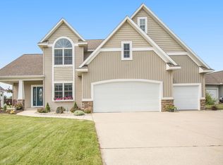 10591 Antelope Dr, Zeeland, MI 49464