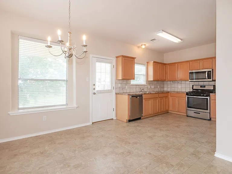 516 Sweet Leaf Ln — Photo 5