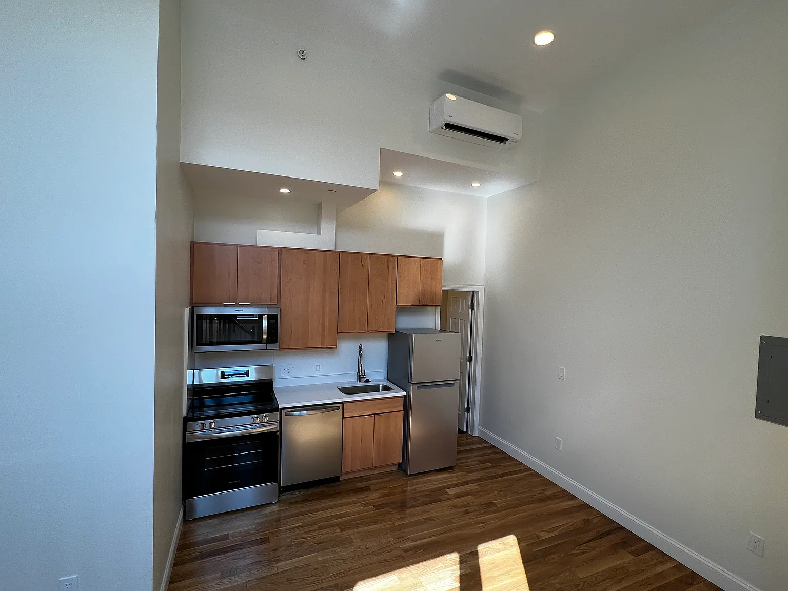 6 Blossom Street — Photo 1