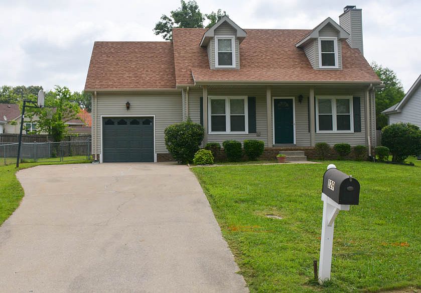 1st image of 129 Shady Maple Dr