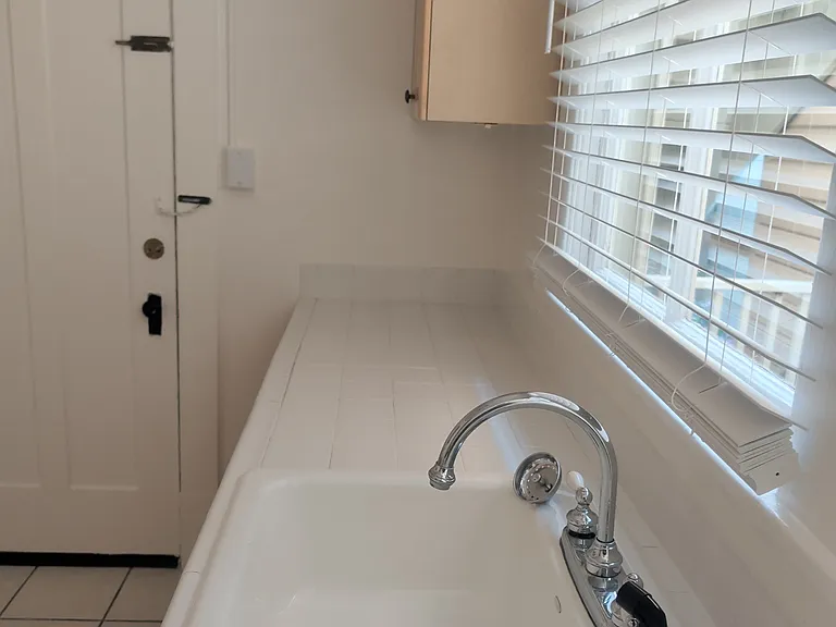 1449 Washington St #7 — Photo 24