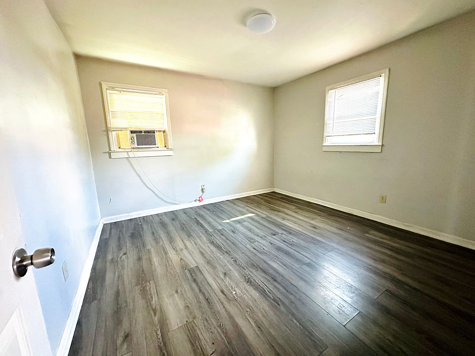 1st image of 616 N College Dr #1