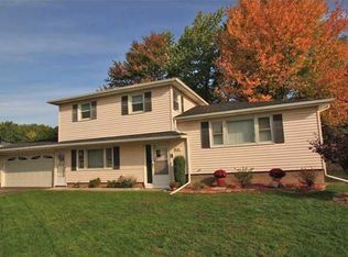 195 Kennedy Cir, Irondequoit, NY 14609