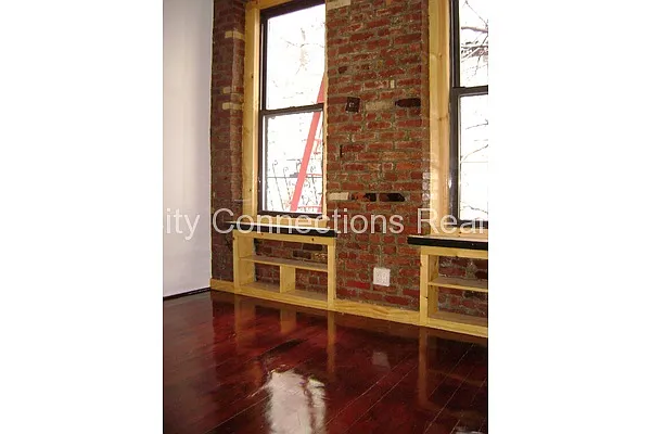 Rented by City Connections Realty | media 11