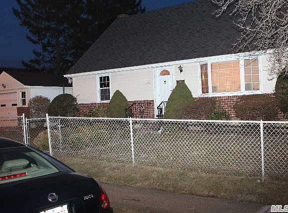 2nd image of 1257 Russell St