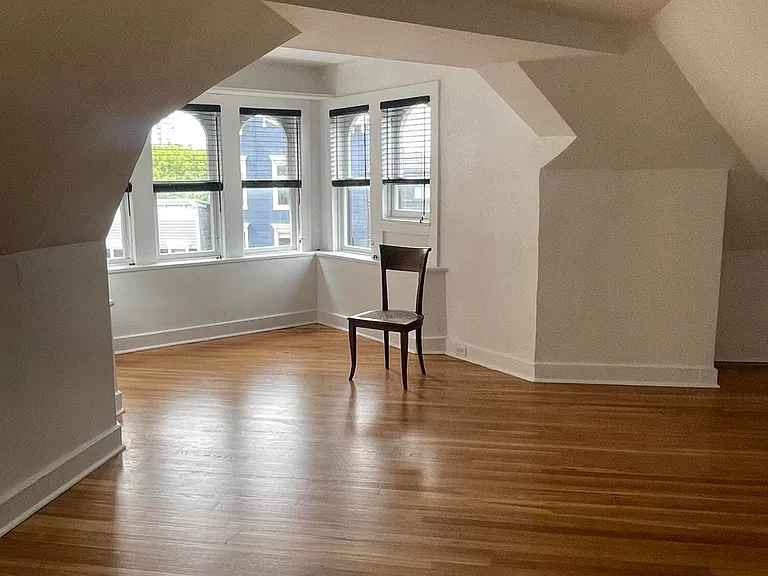 420 Warren St #3R — Photo 5
