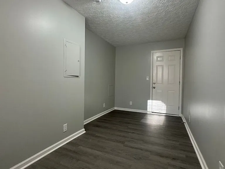 712 Lamont St. — Photo 7