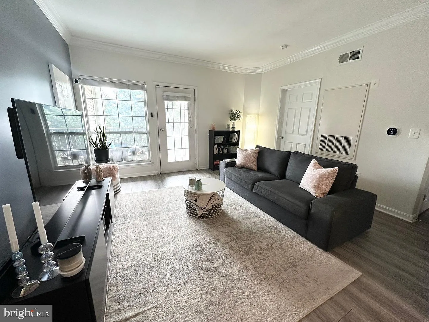 2 bed, 1.0 bath, 937 sqft, $2,395 — Photo 4