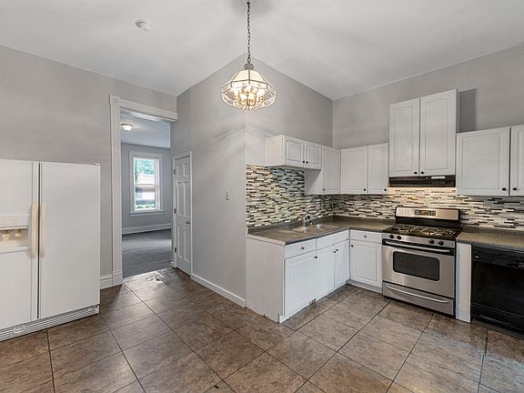 3rd image of 2848 Indiana Ave #1