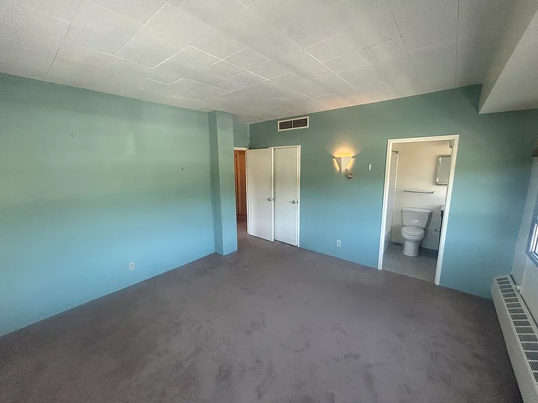 333 W Meyer Blvd — Photo 12