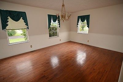 4th image of 141 Phillips Dr