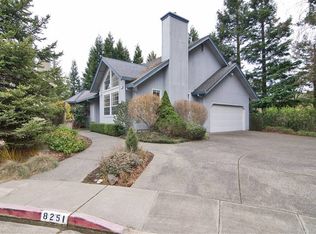 8251 Holly Ct, Sebastopol, CA 95472
