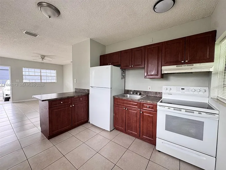 990 Phippen Waiters Rd #1-2 — Photo 4