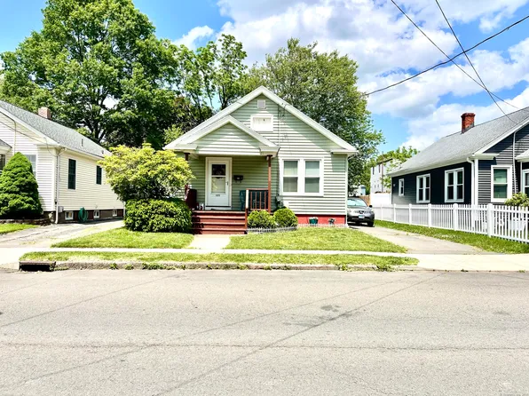121 Gorham Avenue, Hamden, CT 06514