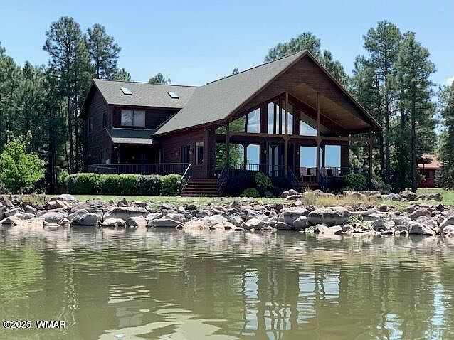2nd image of 1044 Lakeshore Dr