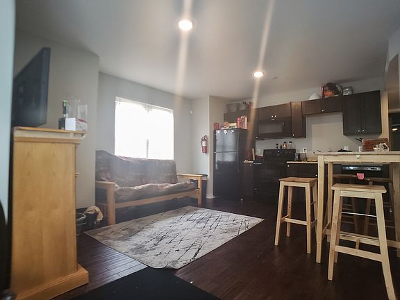 2nd image of 2201 N Mole St
