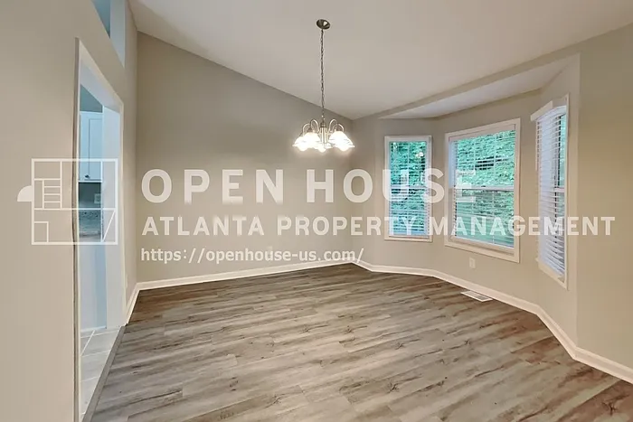 603 Brolley Ct — Photo 6