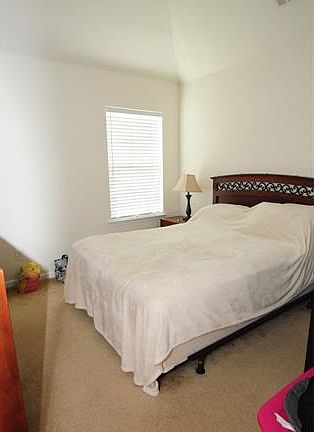 3rd image of 108 Saye Pl #522