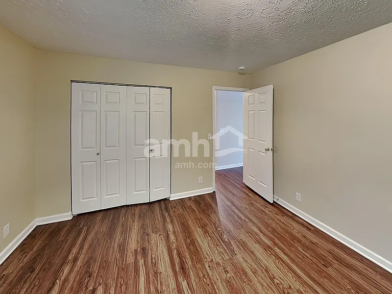 119 Crestwood Ln — Photo 17