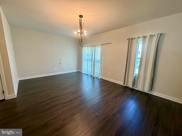 6029 Goshawk St — Photo 15