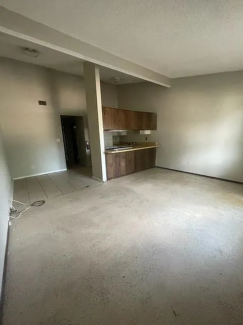 420 Massachusetts Ave — Photo 1