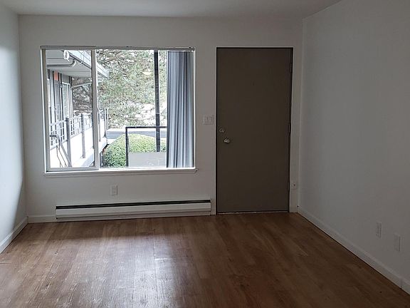 3rd image of 11521 26th Ave NE APT 12
