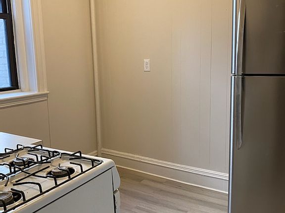 4th image of 69 Park Dr