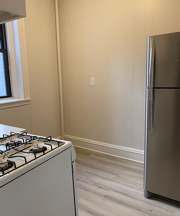 1st image of 70 Park Dr #9