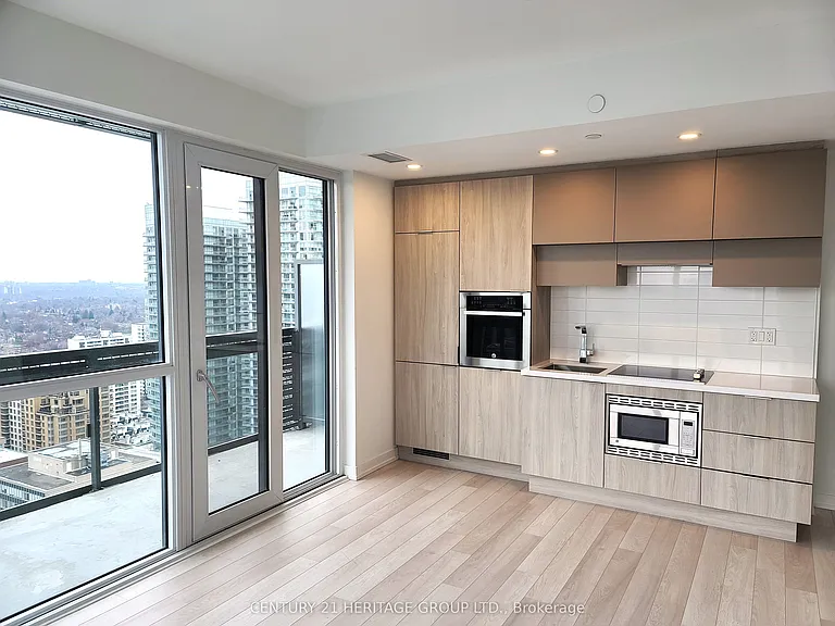 39 Roehampton Ave #2809 — Photo 9