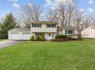 65 Falcon Rd, Livingston, NJ 07039