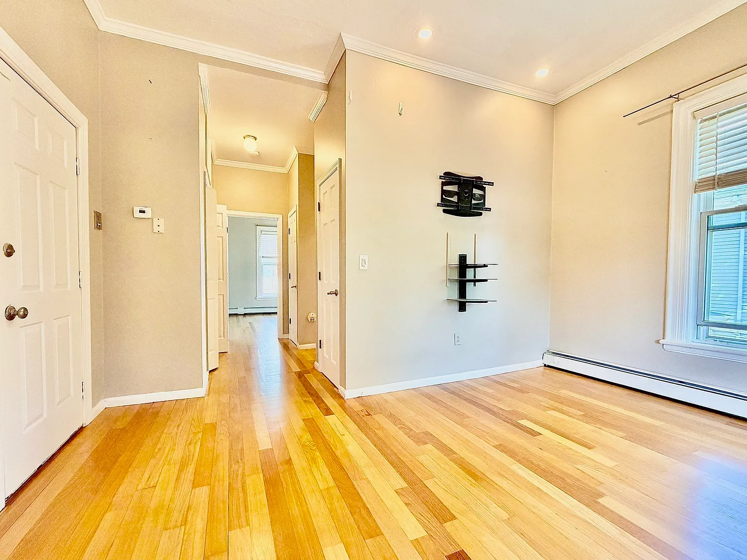 1 bed, 1.0 bath, 554 sqft, $2,000 — Photo 4