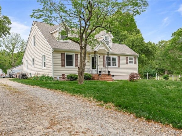 1926 Point Of Rocks Rd, Chester, VA 23836