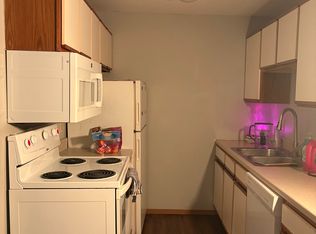1818 2nd Ave S APT 8, Fargo, ND 58103