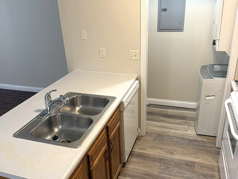 2130 Banstead Ct — Photo 6