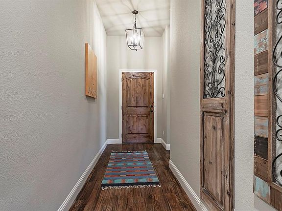 4th image of 1420 Town Creek Cir