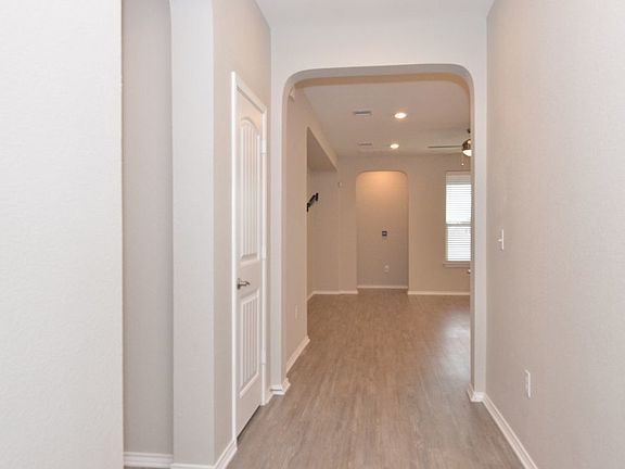 4th image of 7716 Nunsland Dr