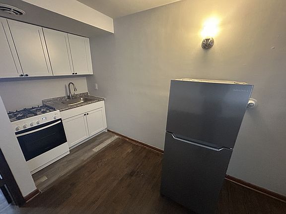 2nd image of 2449 W 119th St #7