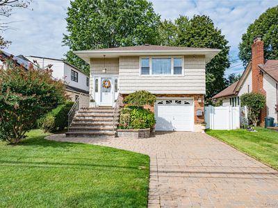 35 Roosevelt Avenue, Malverne, NY, 11565