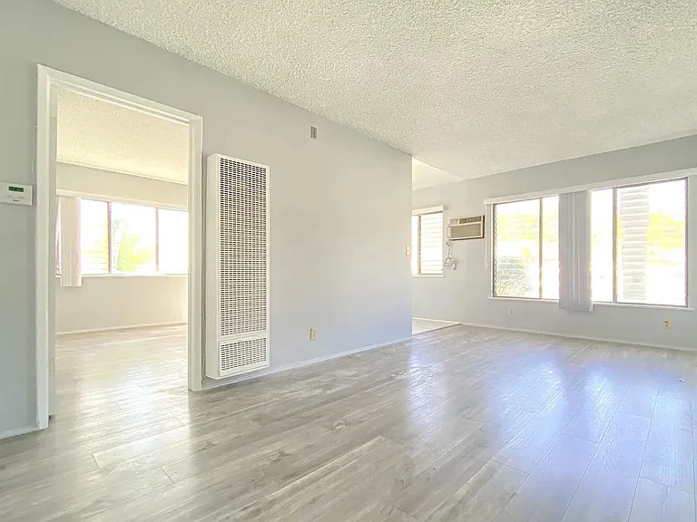 3002 Honolulu Ave #9 — Photo 1