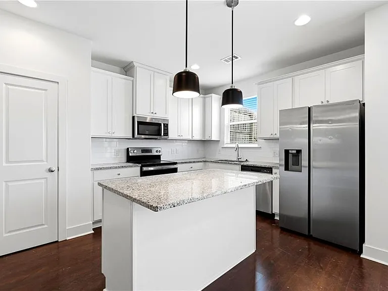 1881 Plainsboro Dr — Photo 1