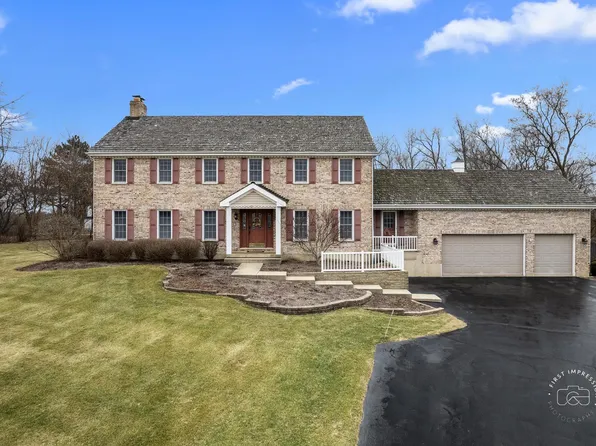 38W351 Foxwood Ln, Saint Charles, IL 60175