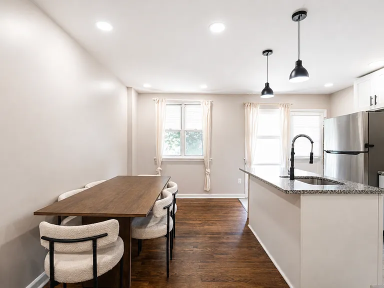 226 Rock St — Photo 5