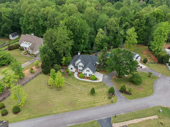 8915 Champion Ct, Ball Ground, GA 30107