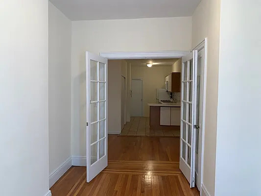 Rented by R New York | media 2