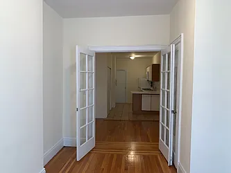 Rented by R New York