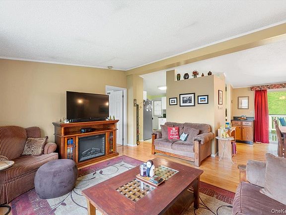 4th image of 978 W Dover Road
