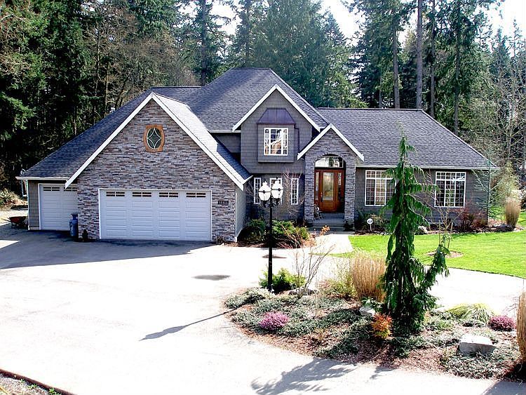 Cape Cod Style Home