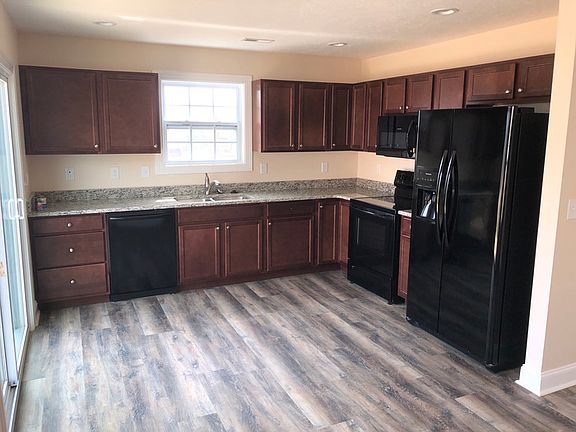 5th image of 605 Twisted Oak Dr