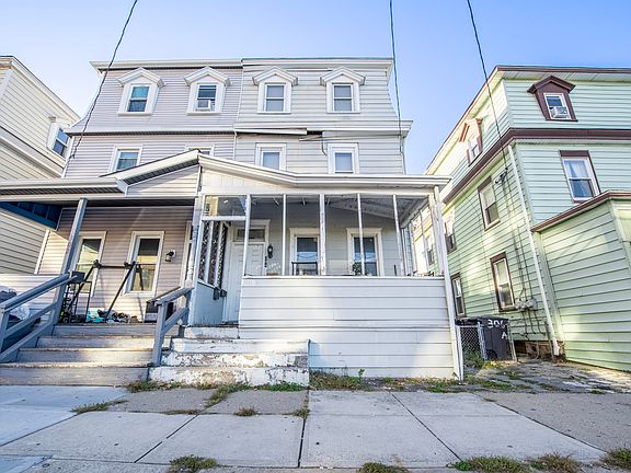 2nd image of 304 N Pavilion Ave #2